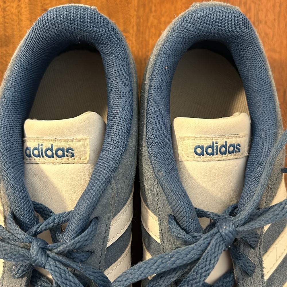 Adidas Unisex Suede Sneakers - Picture 8 of 8